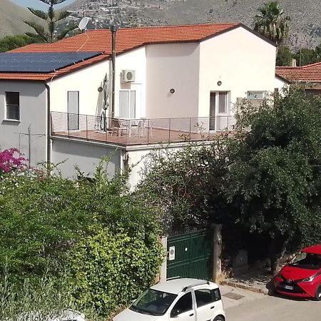 Principessa Jolanda Villa Мондело Екстериор снимка