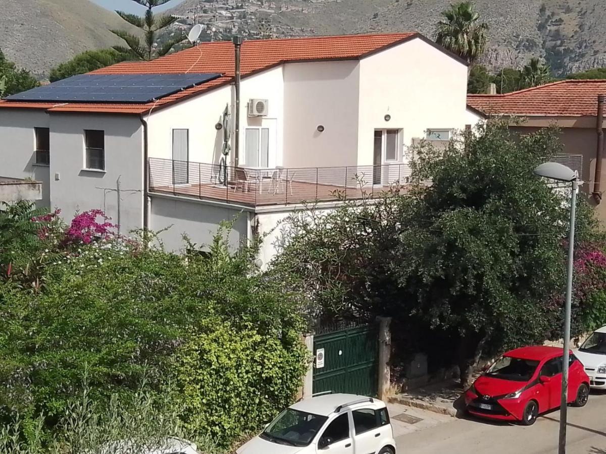 Principessa Jolanda Villa Мондело Екстериор снимка